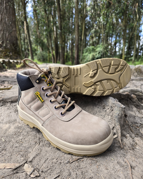 Calzado de seguridad en cuero Nobuck