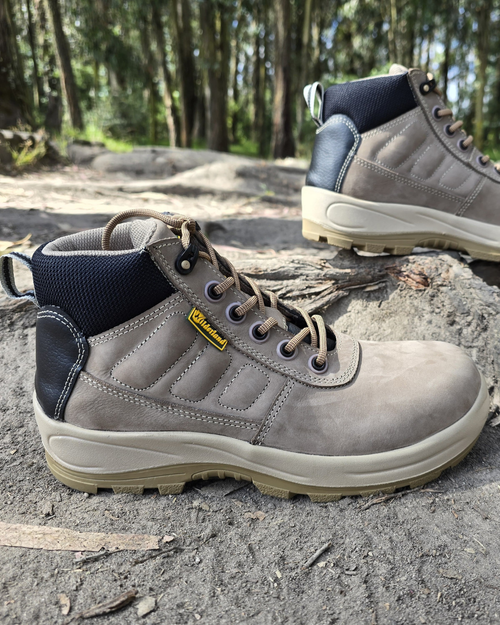 Calzado de seguridad en cuero Nobuck